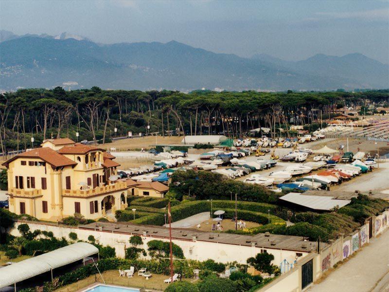 Ostello Apuano Marina Di Carrara Exterior photo